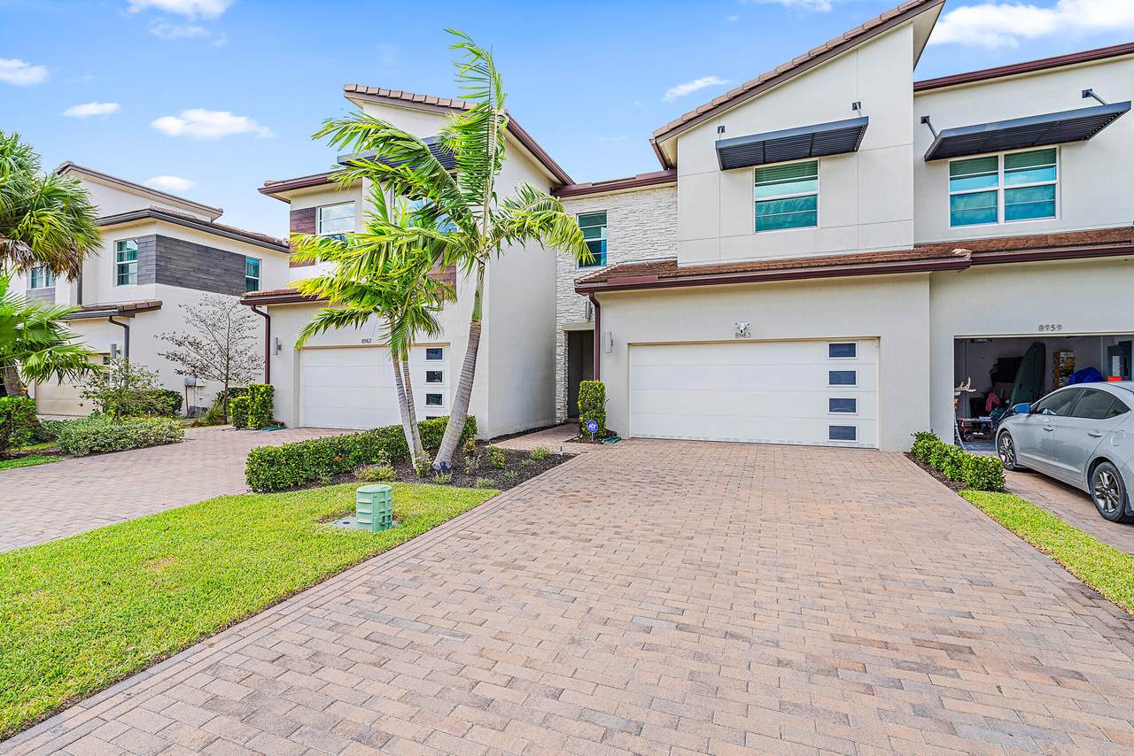 8963 Kingsmoor Way - Photo 1