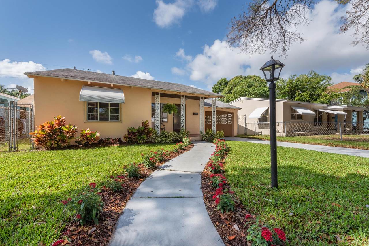 420 55th Street - Photo 1