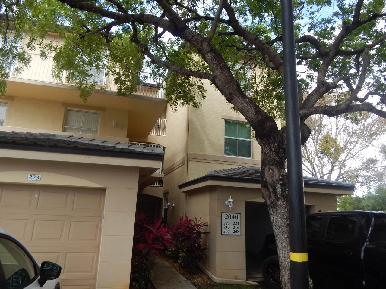 2040 Greenview Shores Boulevard - Photo 1