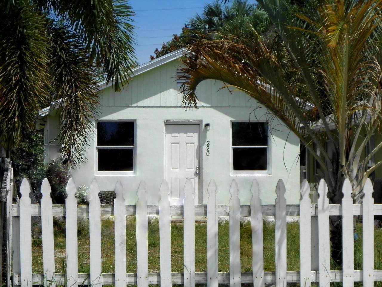220 C Street - Photo 1
