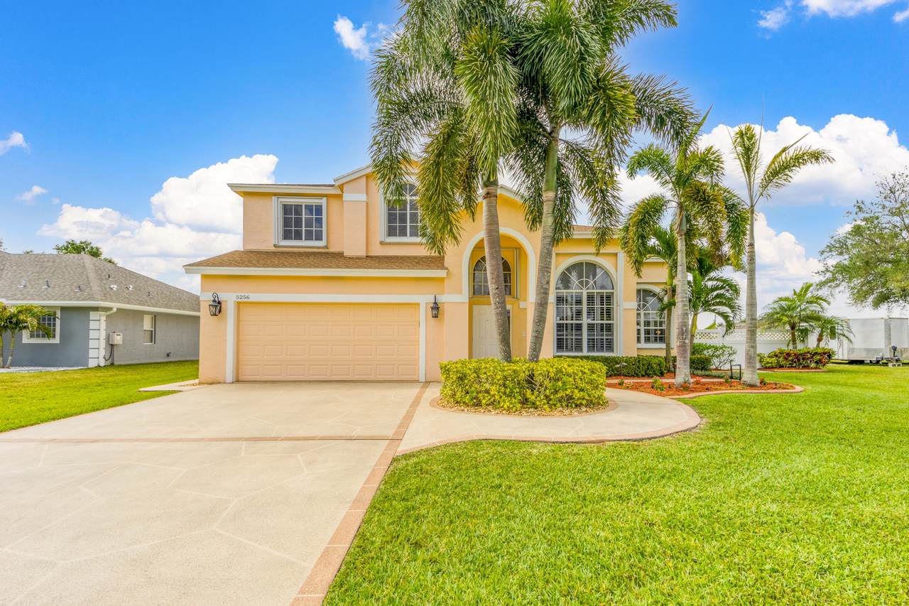 5256 North Delwood Drive - Photo 1