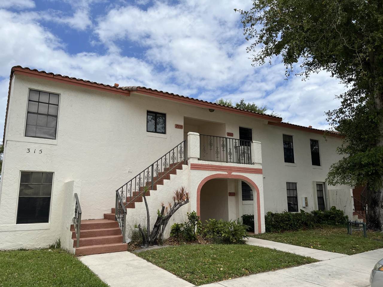 315 Palmwood Place - Photo 1