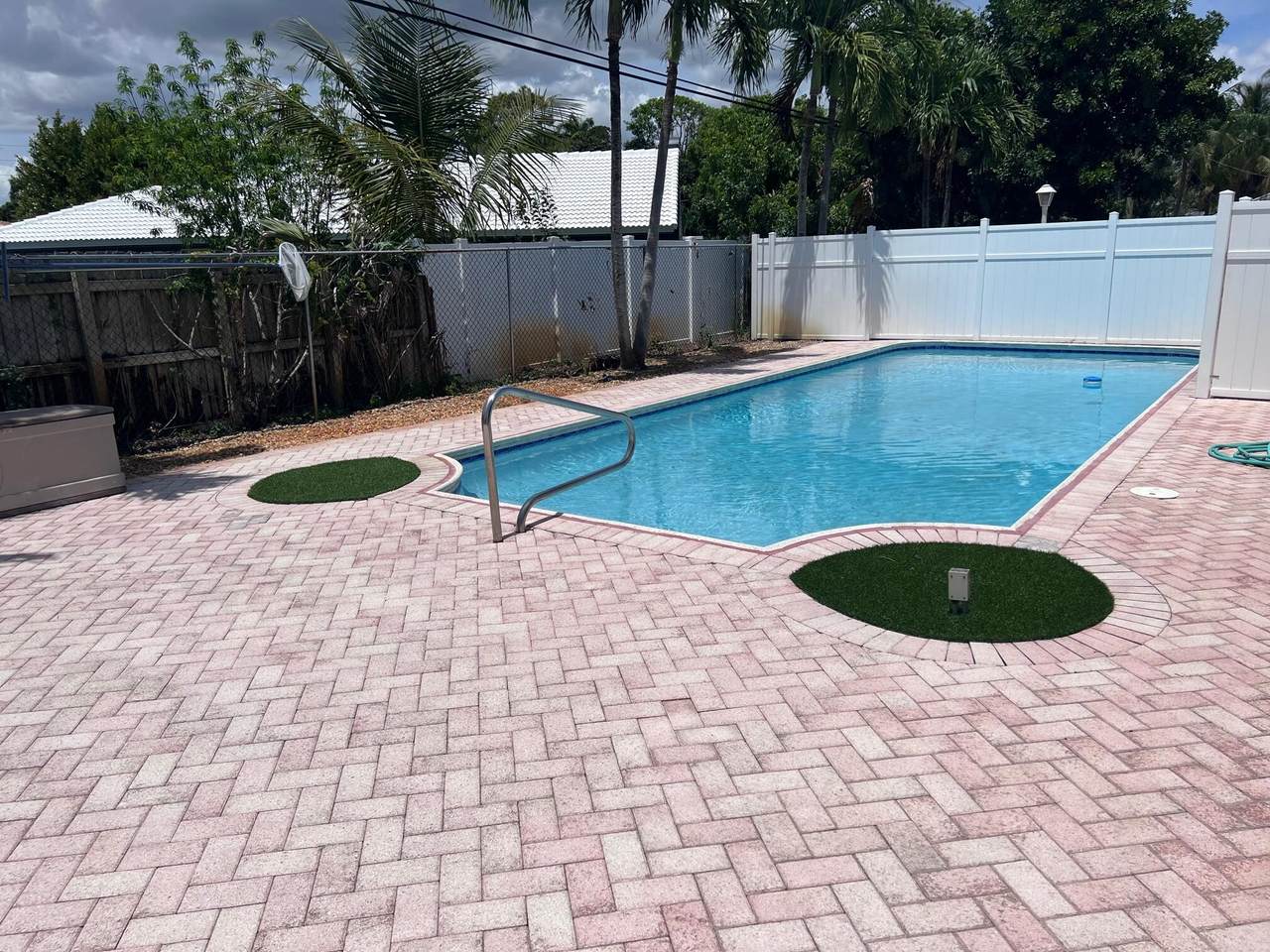 497 Conference Drive - Photo 1