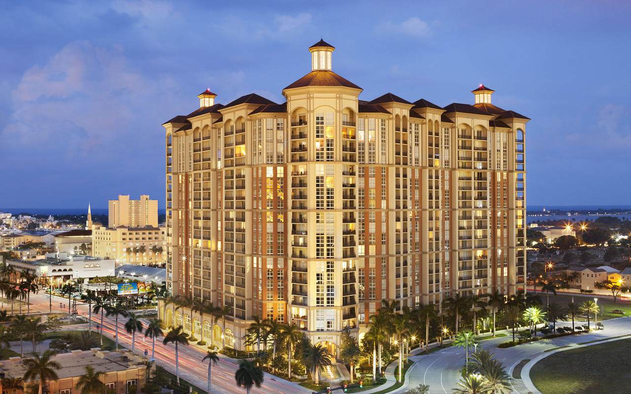 550 Okeechobee Boulevard - Photo 1