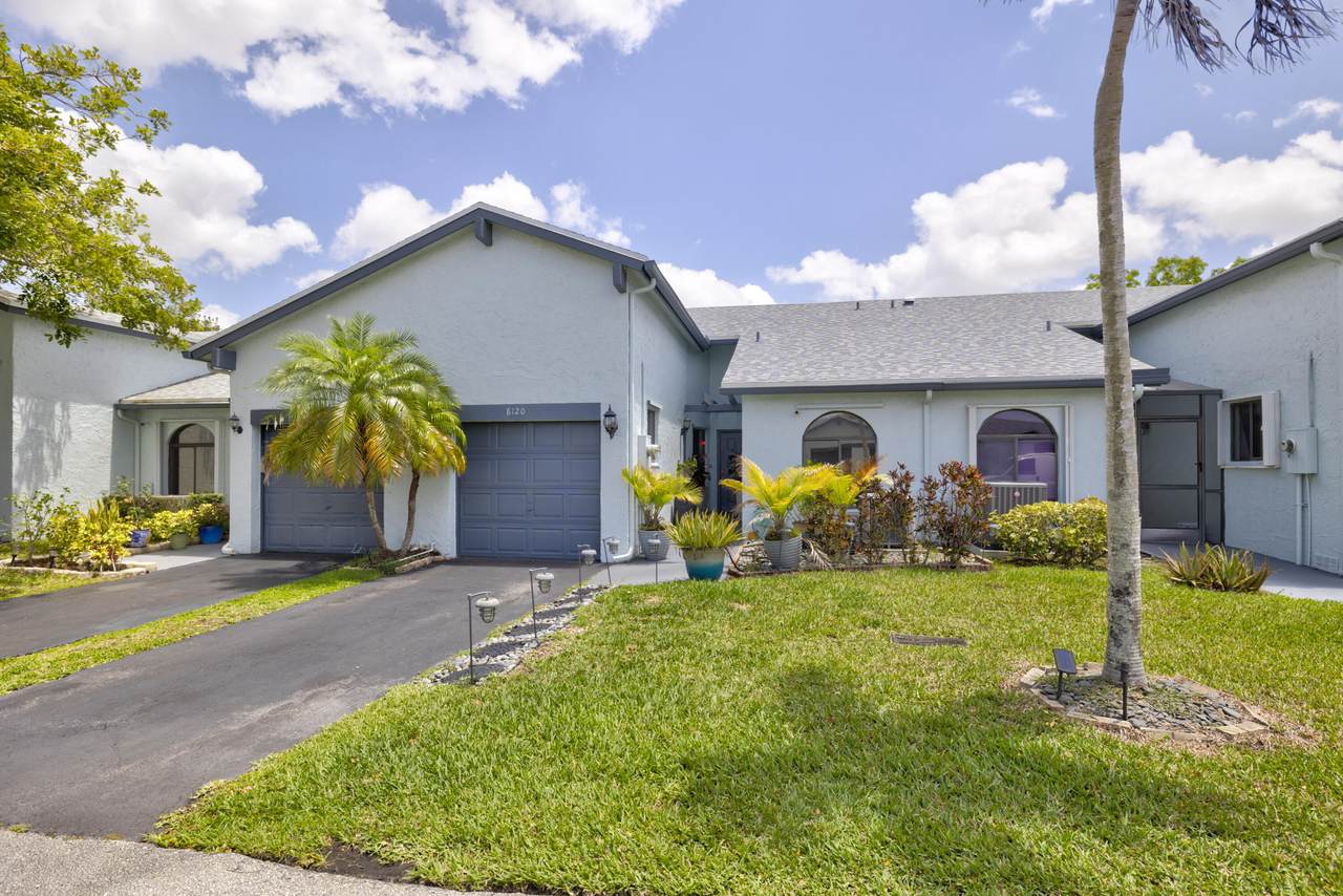 8120 100th Lane - Photo 1