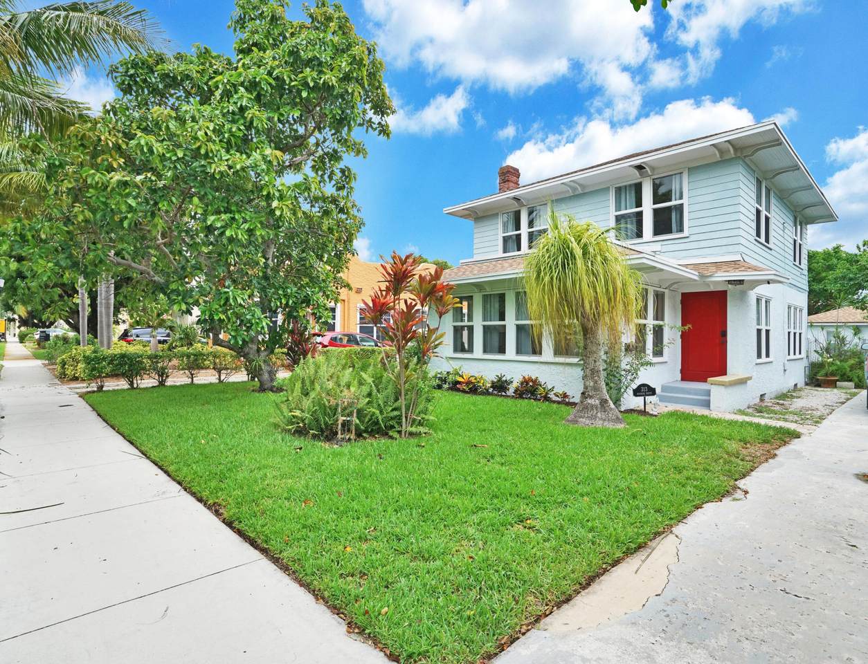 313 Monroe Drive - Photo 1