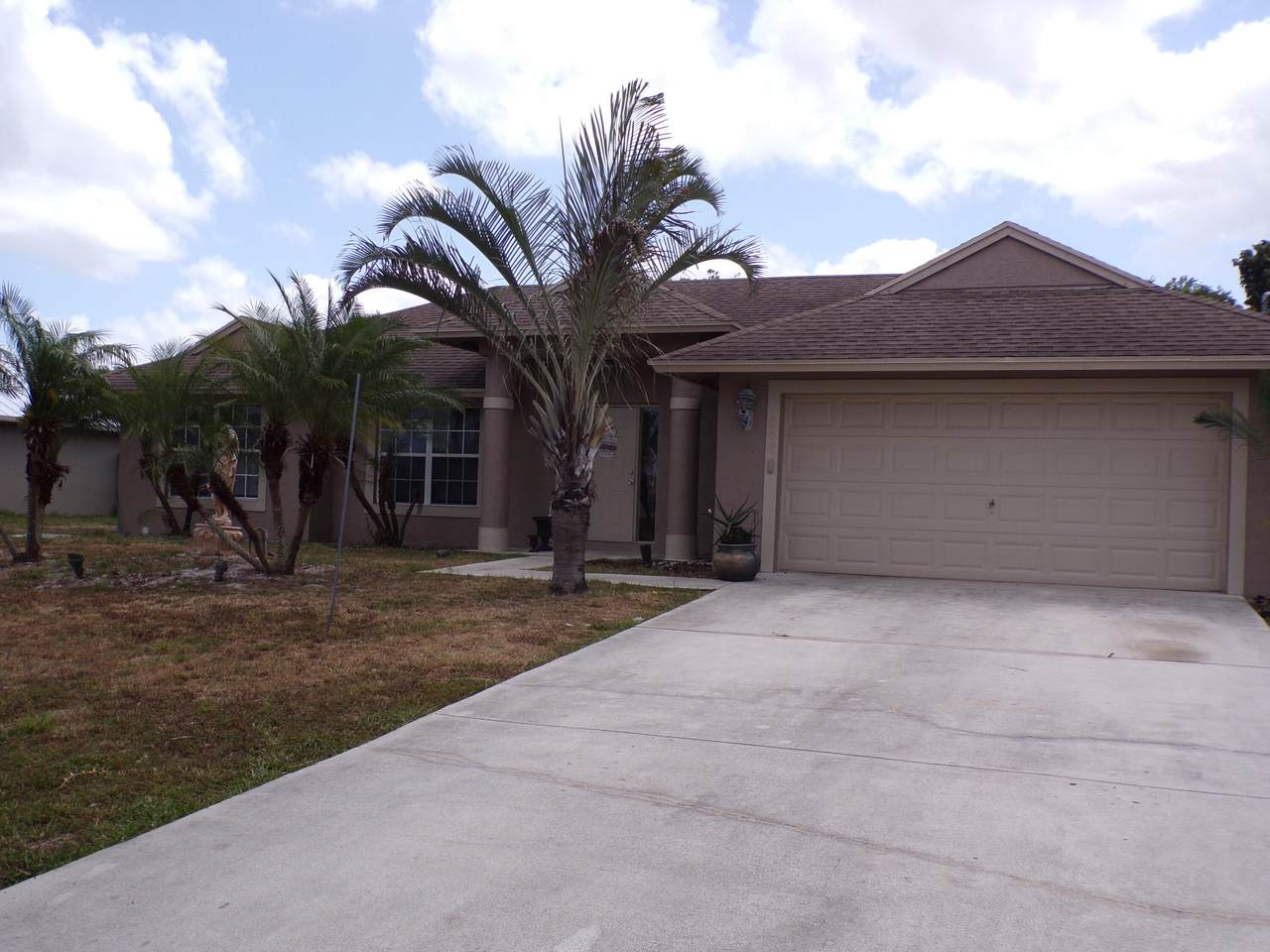 848 Squirrel Avenue - Photo 1