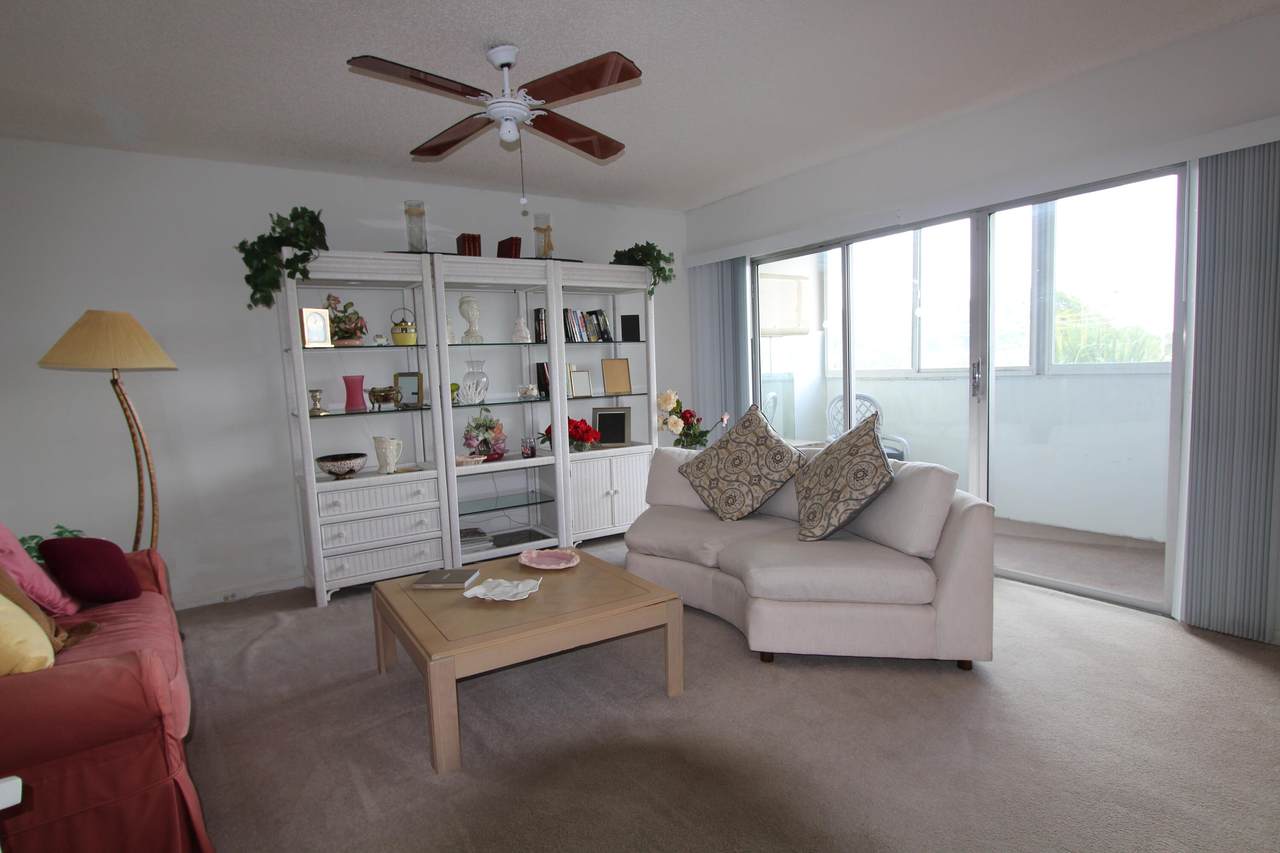 245 Suffolk F - Photo 1
