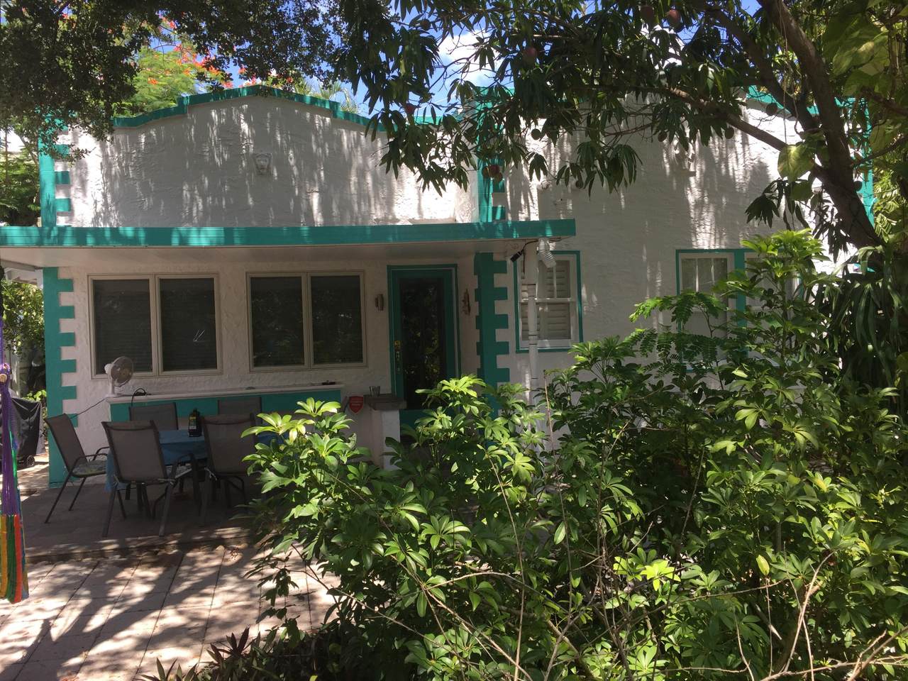 705 Palmway - Photo 1