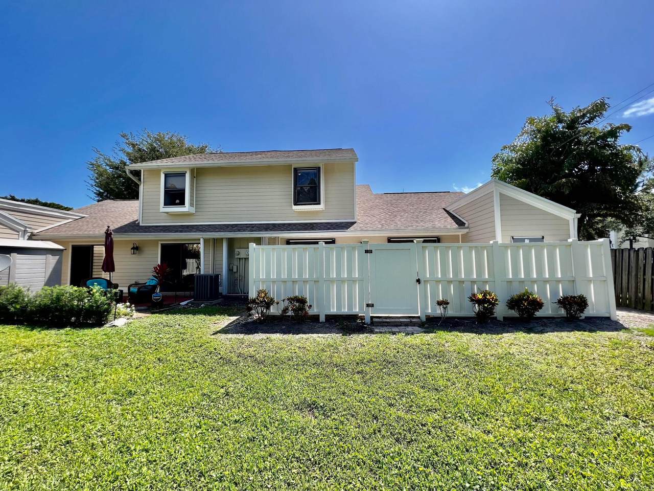 601 Summerwinds Lane - Photo 1