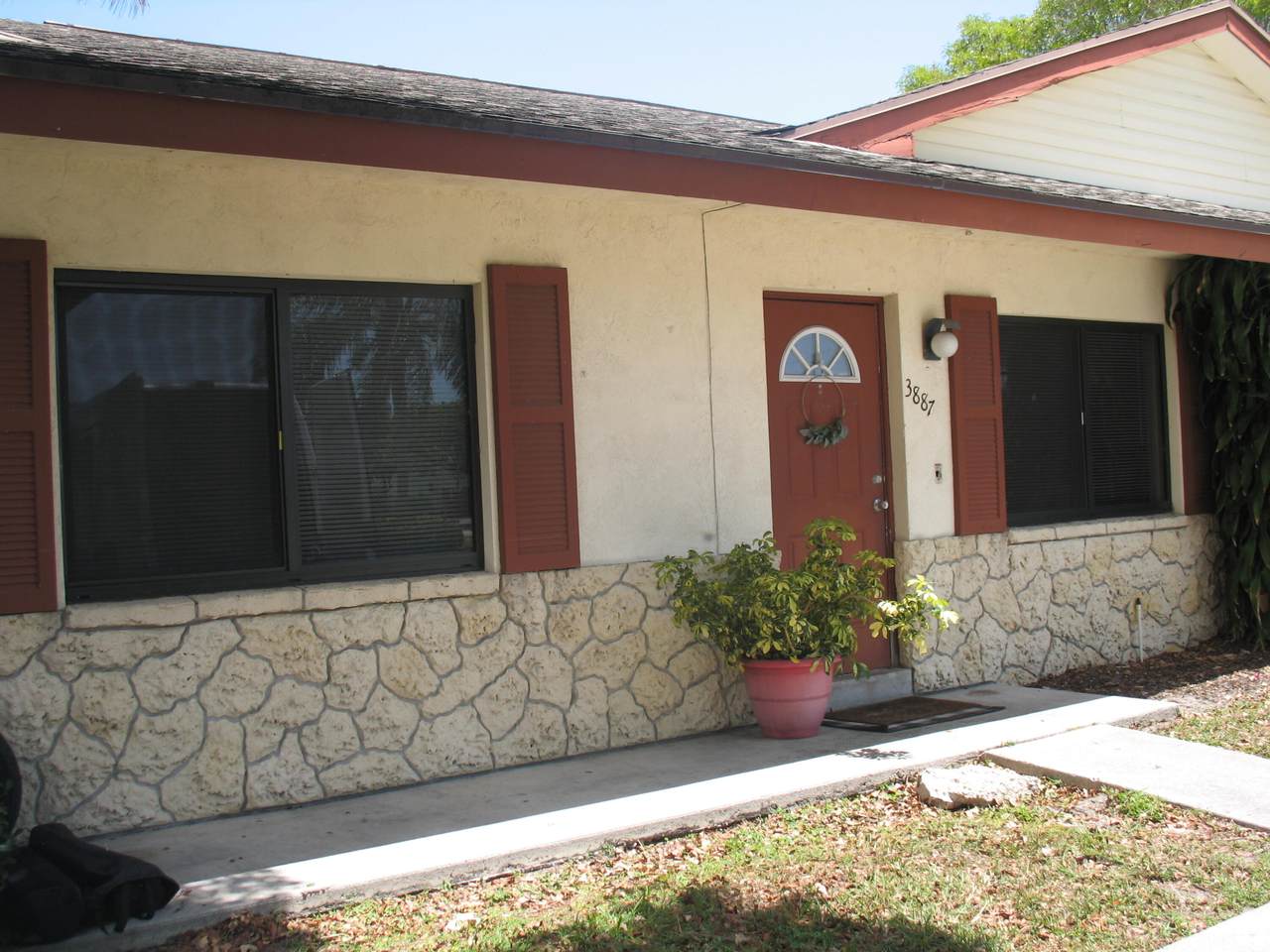 3885 Wilshire Street - Photo 1