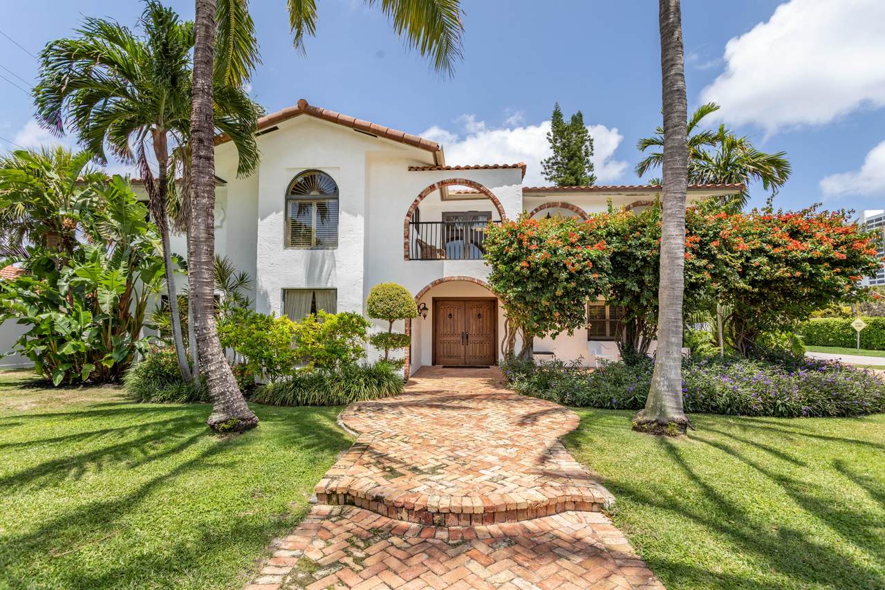 899 Sevilla Drive - Photo 1