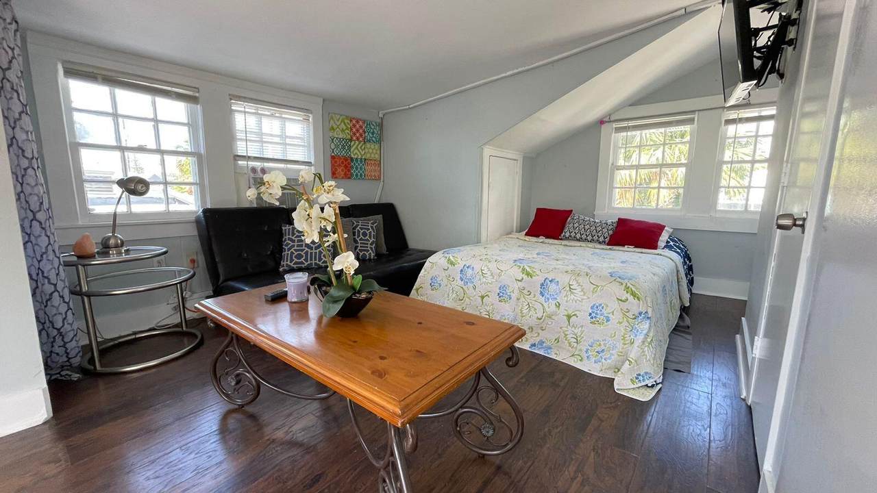 713 Federal Highway - Photo 1