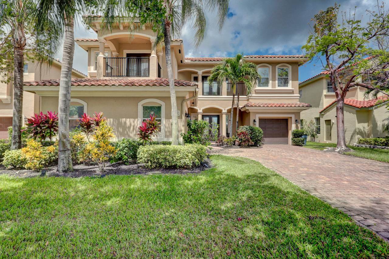 665 Triana Street - Photo 1