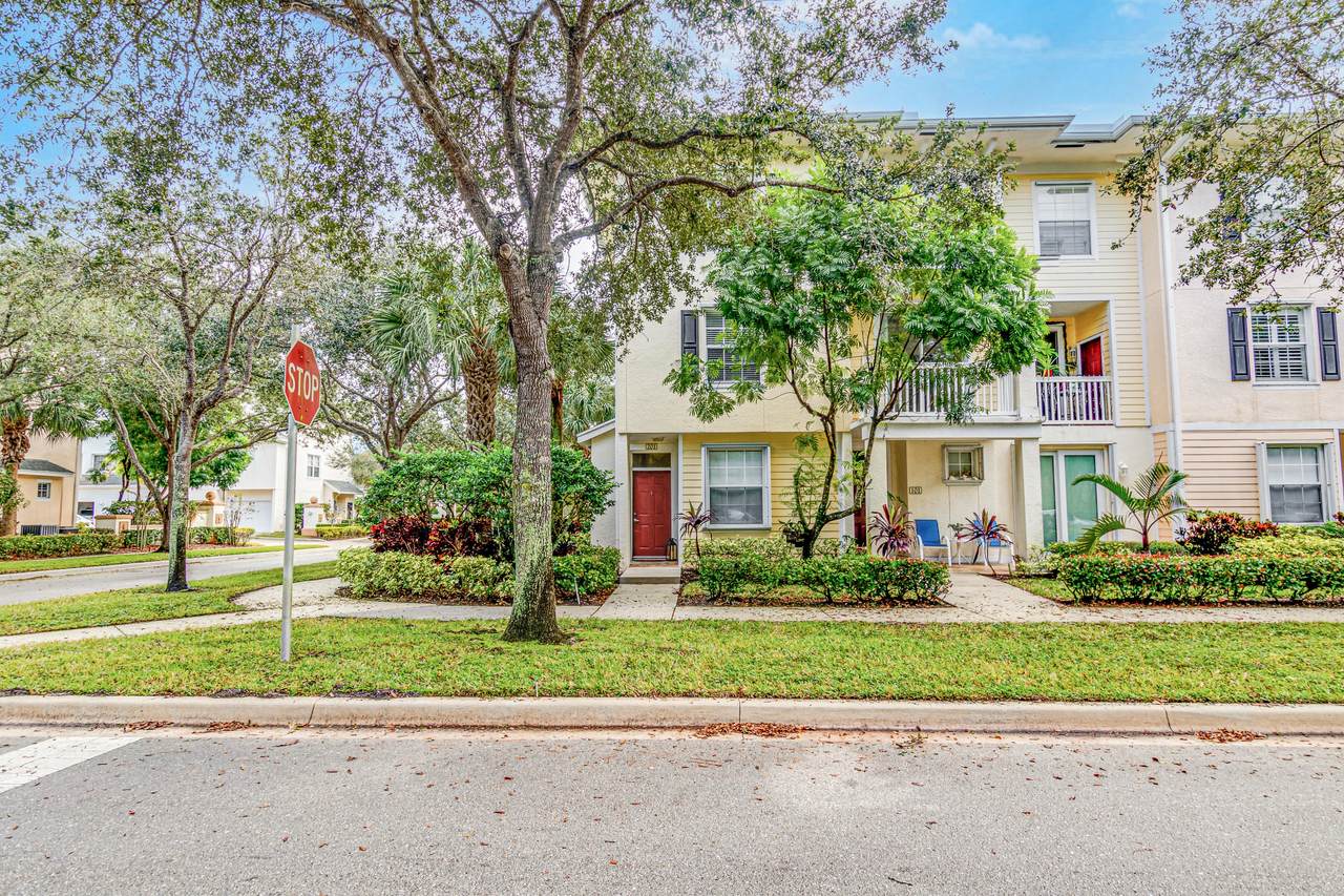 175 Galicia Way - Photo 1