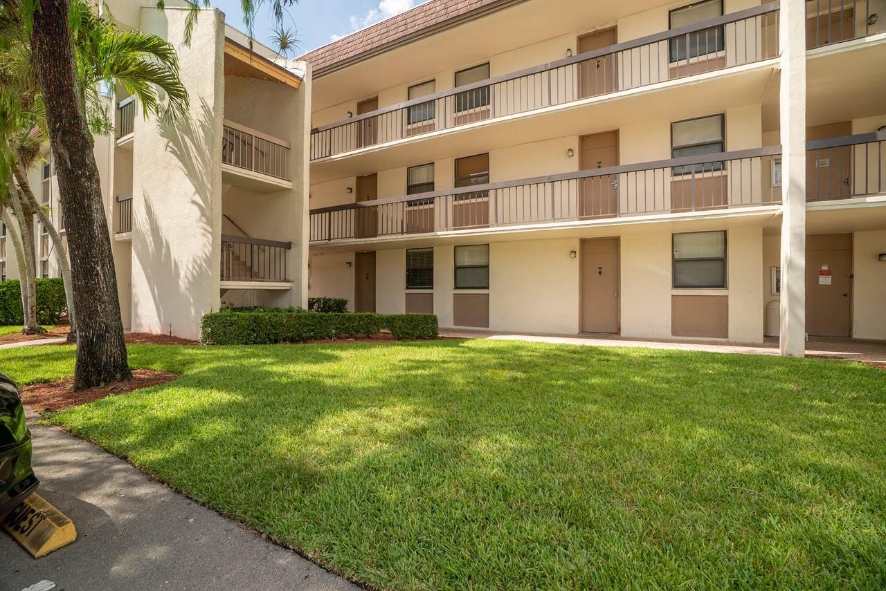 8419 Forest Hills Drive - Photo 1