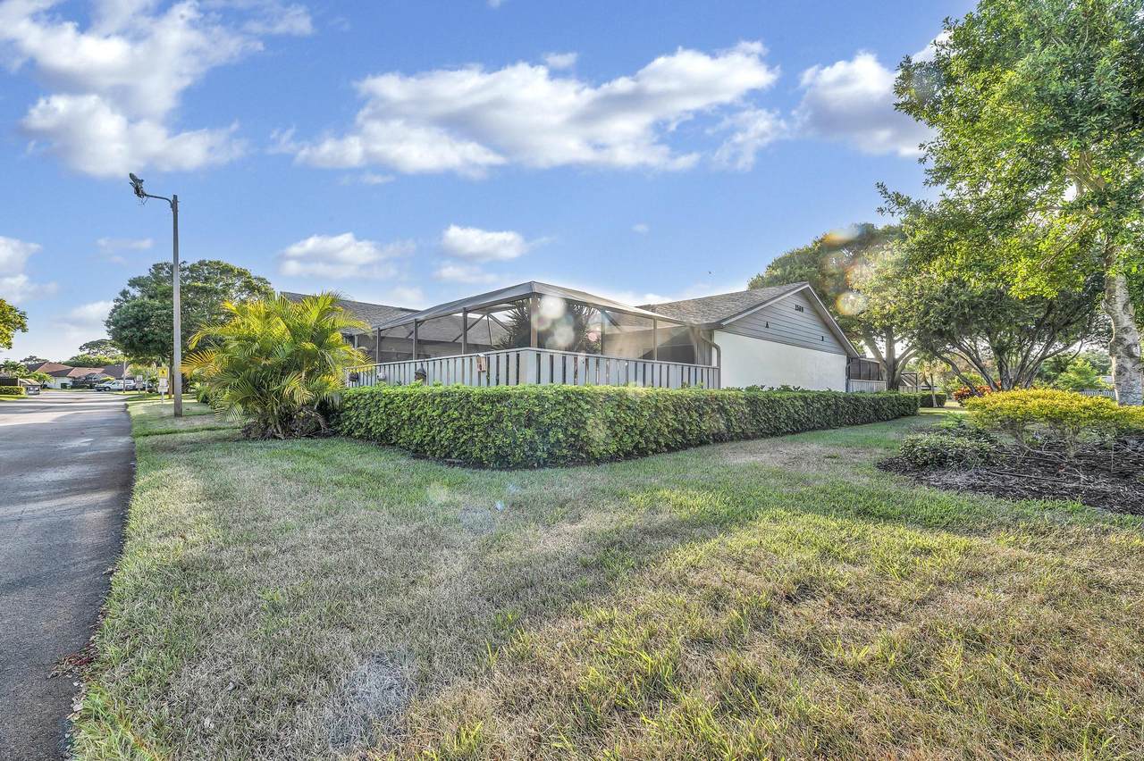 1569 Pheasant Walk - Photo 1