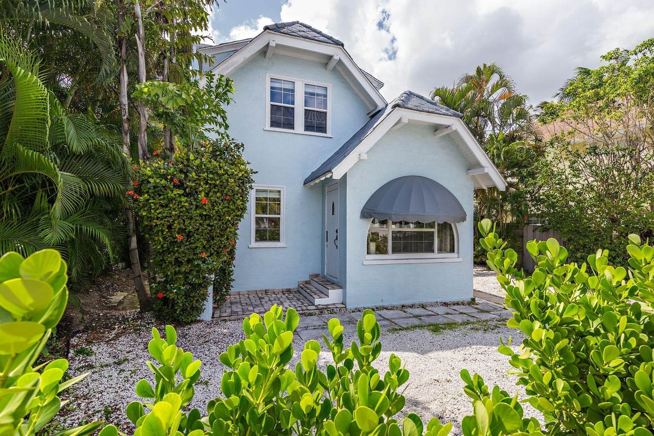232 Cocoanut Row - Photo 1