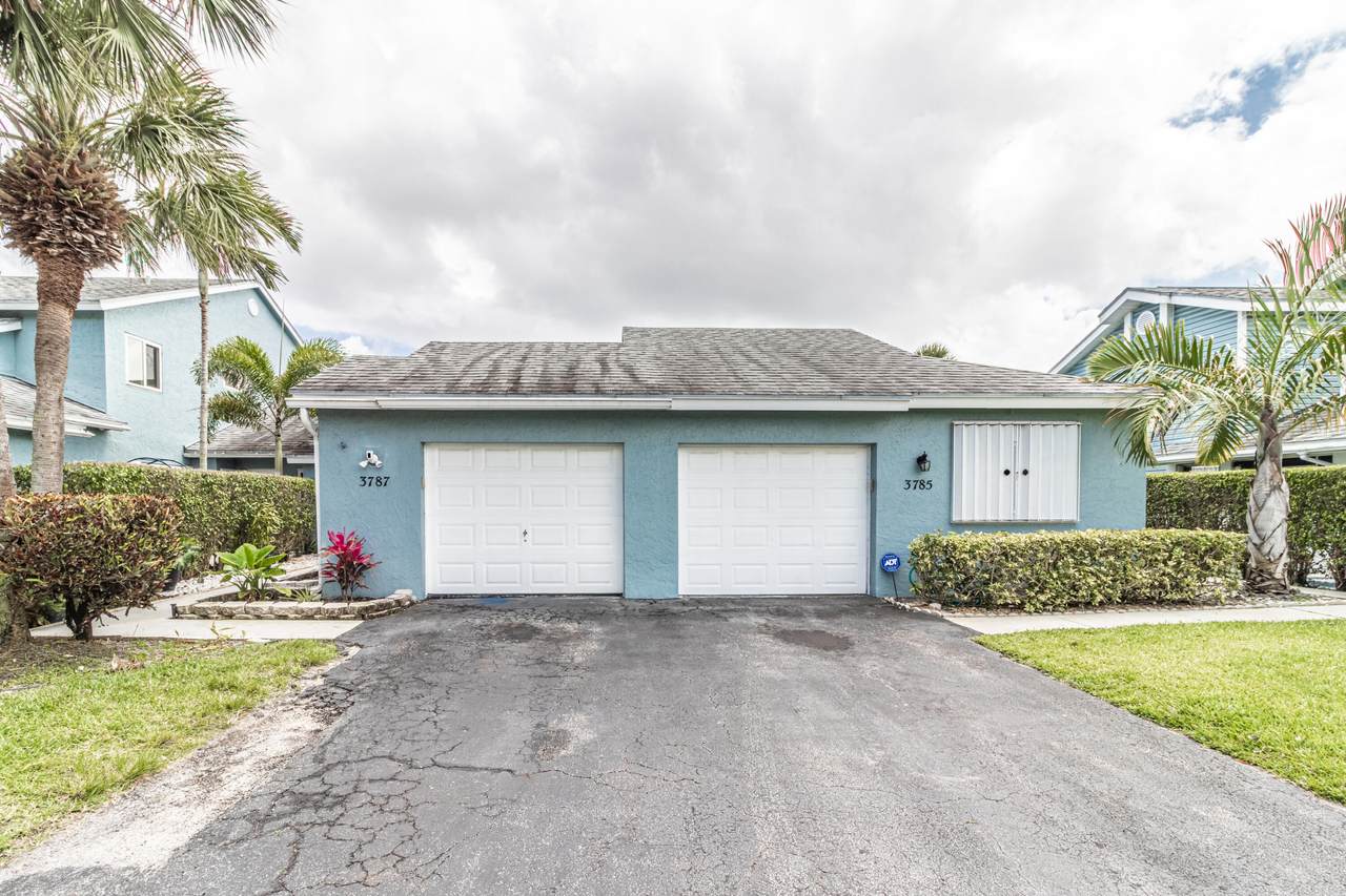 3787 Island Club Circle - Photo 1
