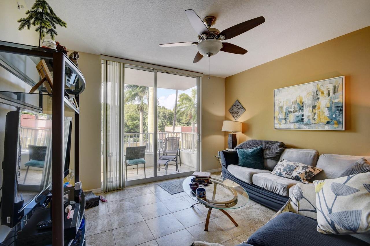 700 Boynton Beach Boulevard - Photo 1