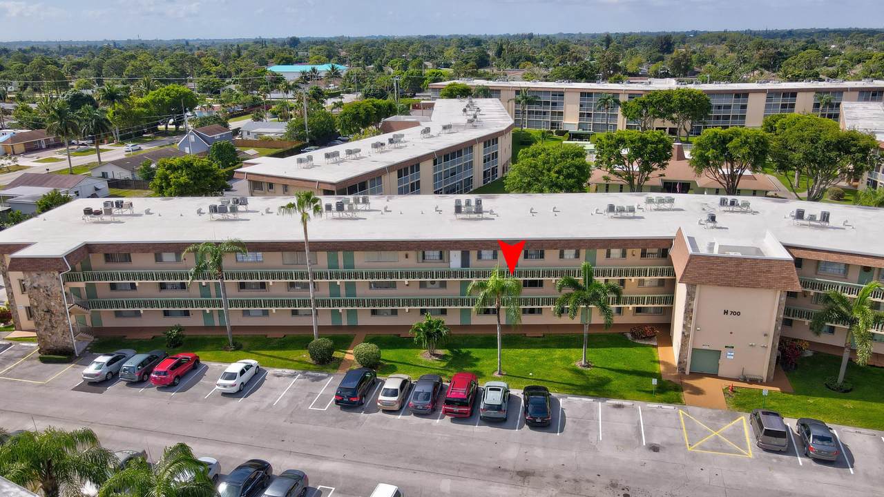 700 Village Green Court - Photo 1