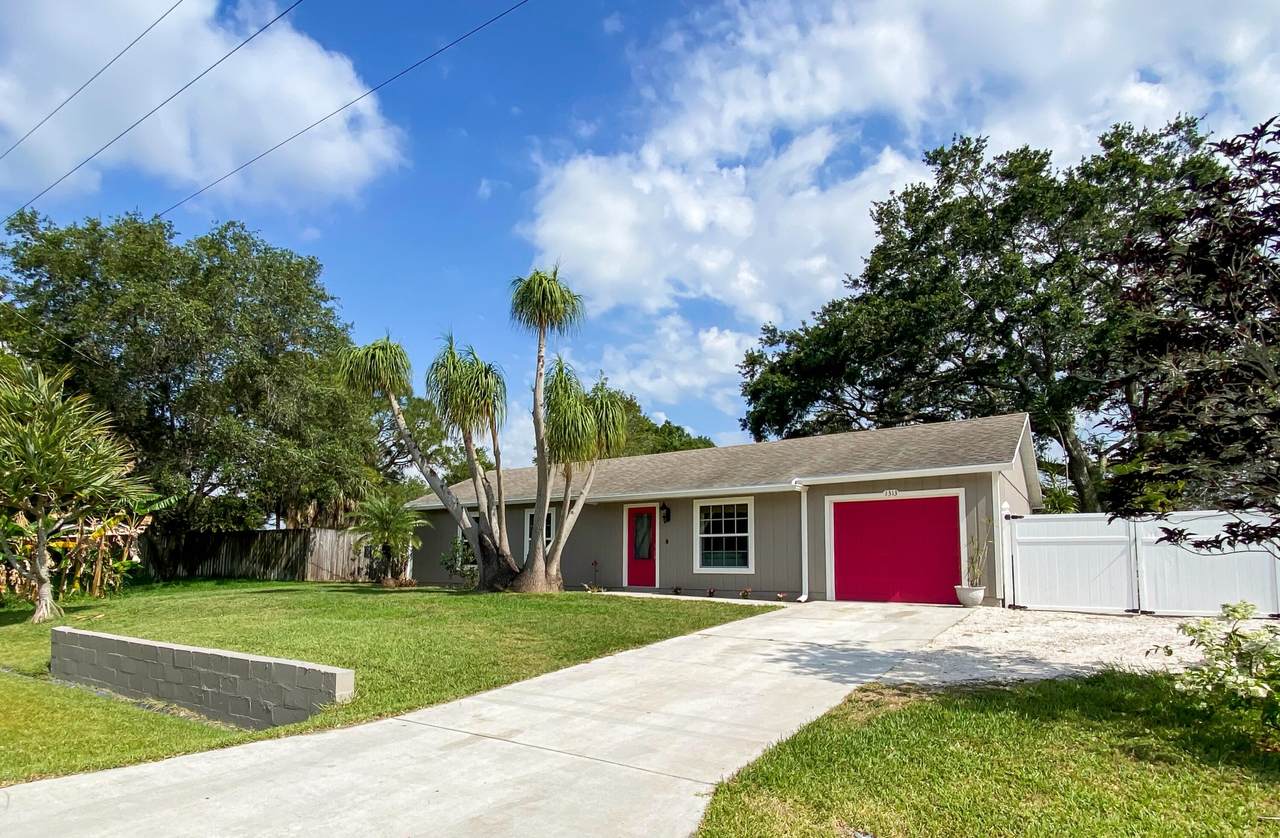 1313 Gastador Avenue - Photo 1