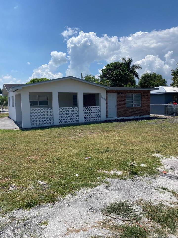 1400 Avenue F - Photo 1
