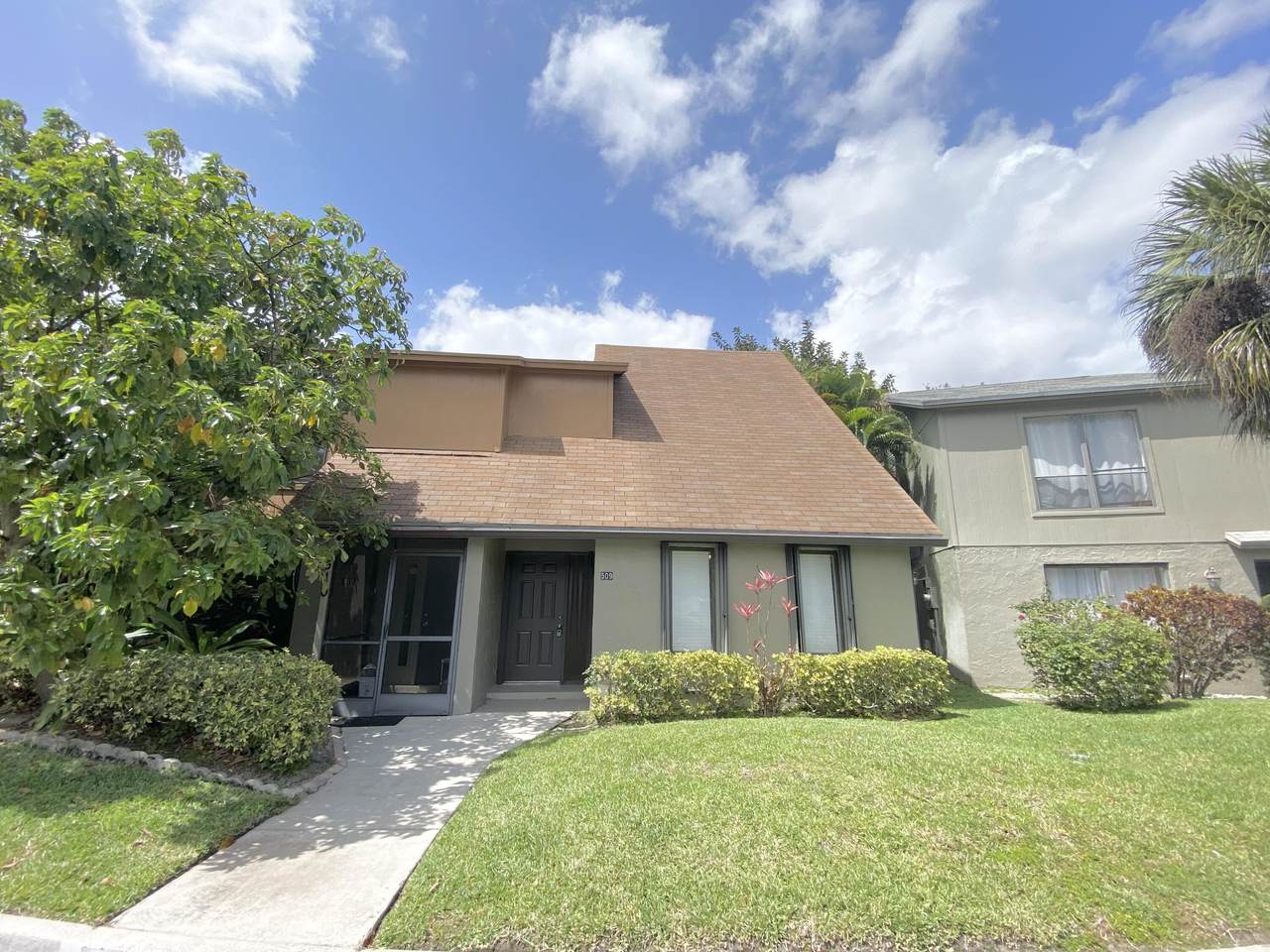 509 Sandtree Drive - Photo 1