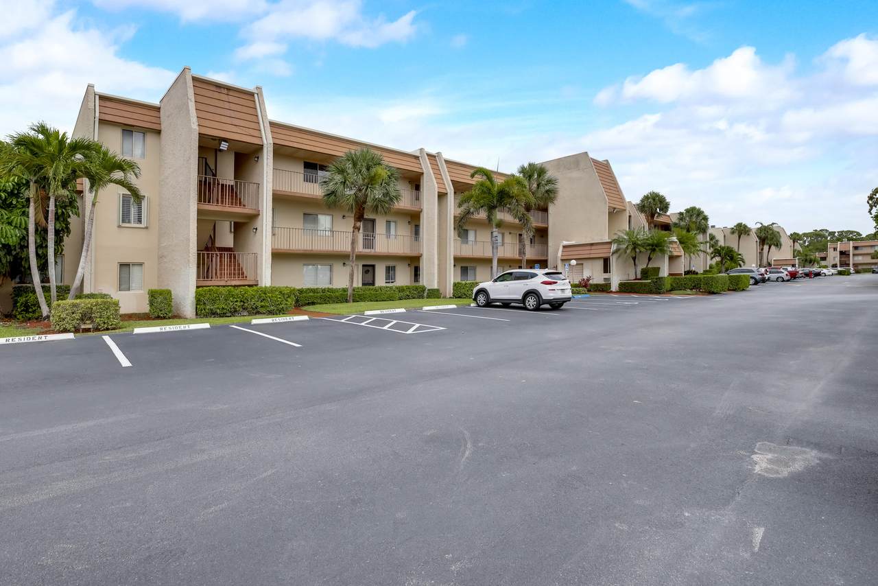 4090 Tivoli Court - Photo 1