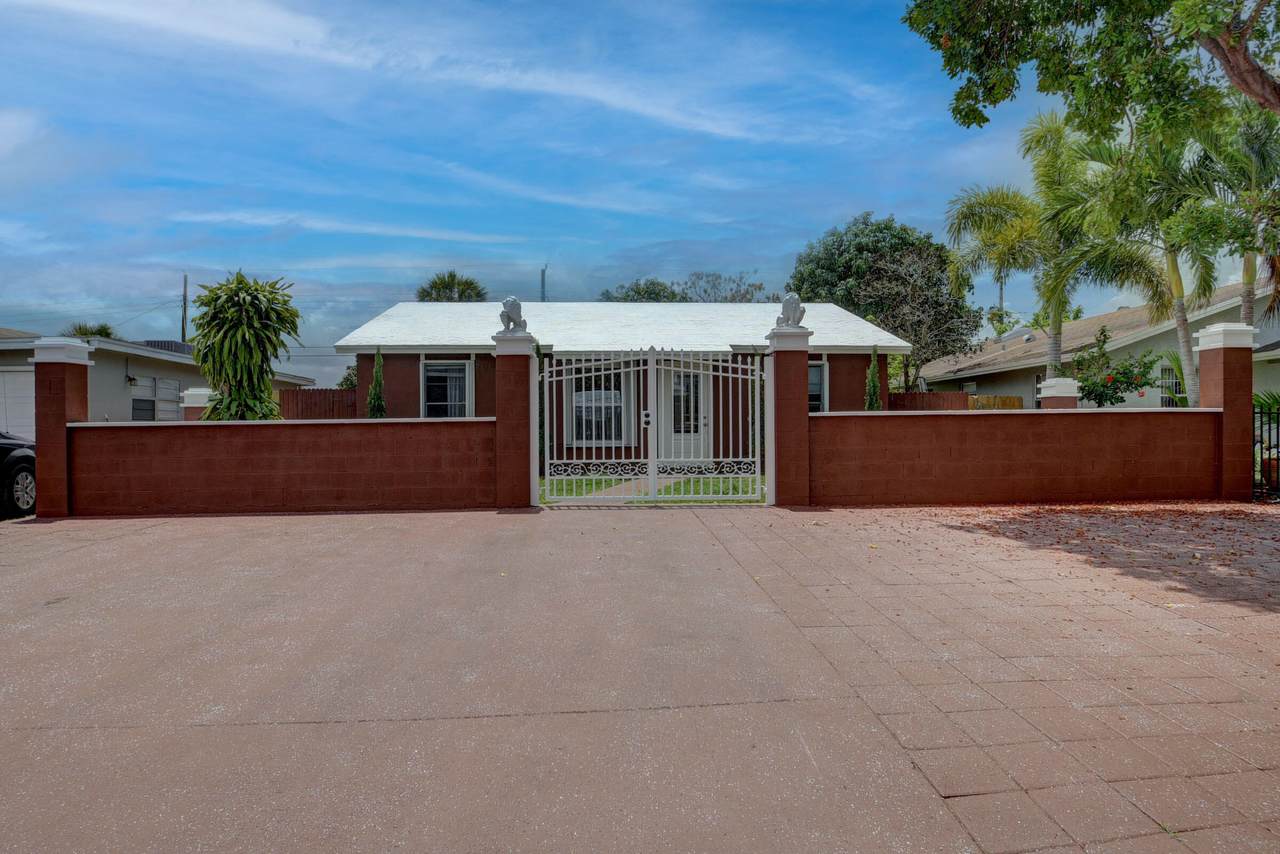 5782 Papaya Road - Photo 1