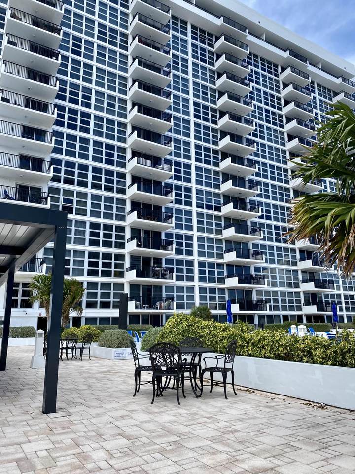 531 Ocean Boulevard - Photo 1