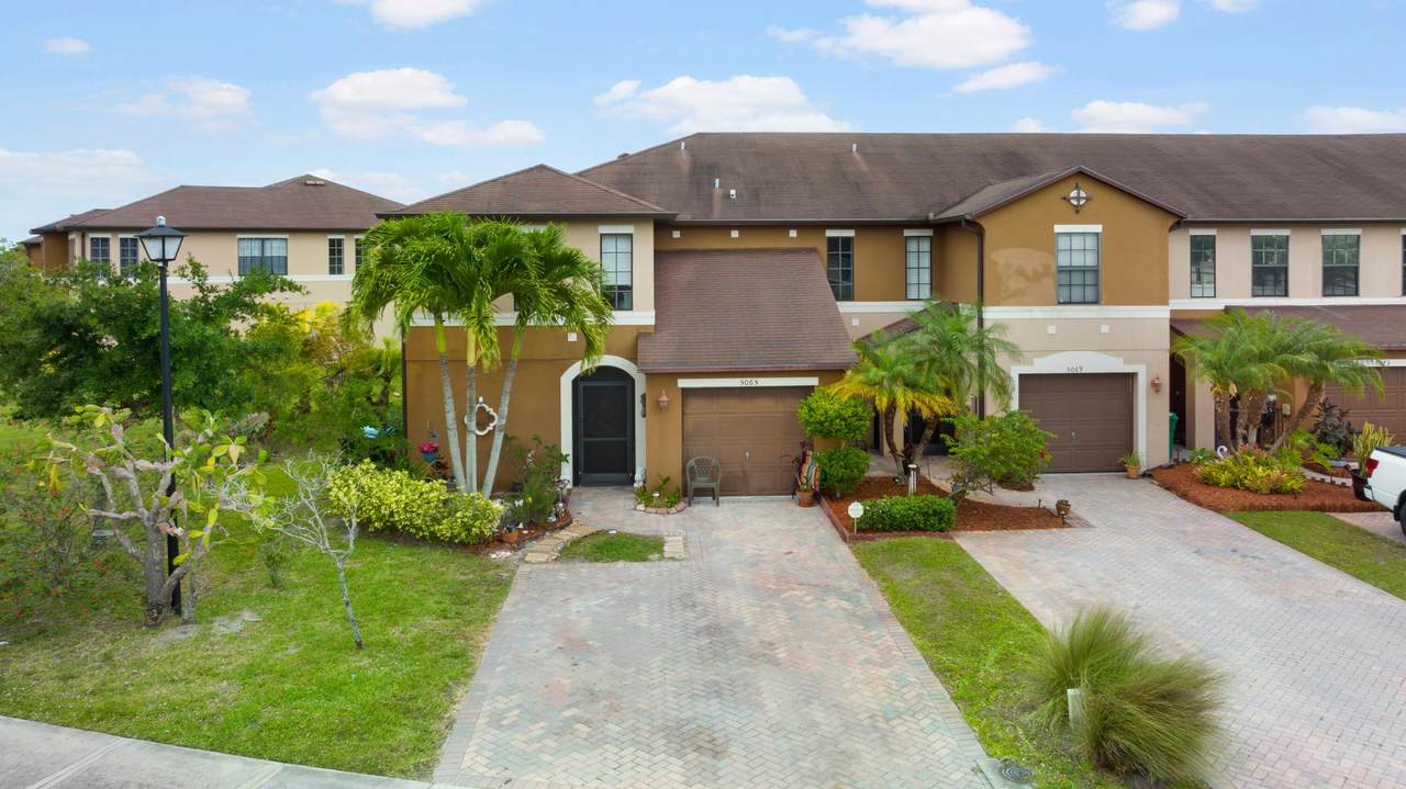 5065 Coventry Circle - Photo 1