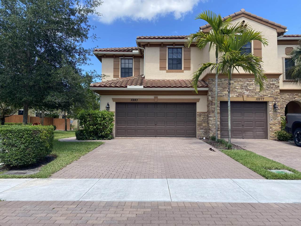 10283 Wellington Parc Drive - Photo 1