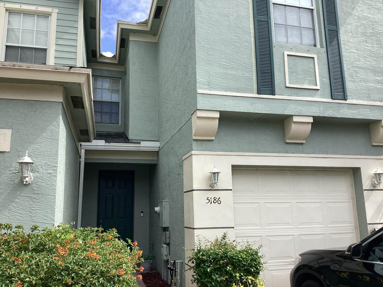 5186 White Oleander - Photo 1