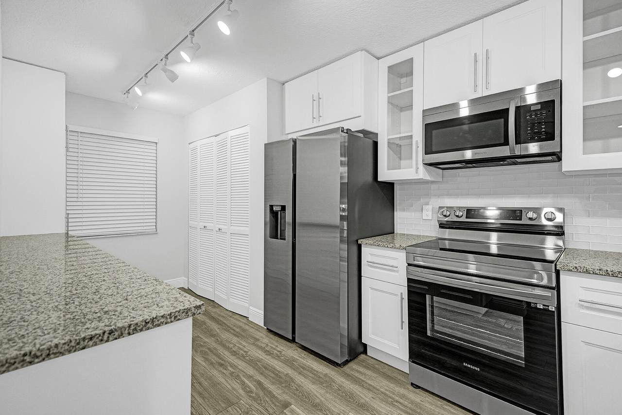 2890 22nd Circle - Photo 1