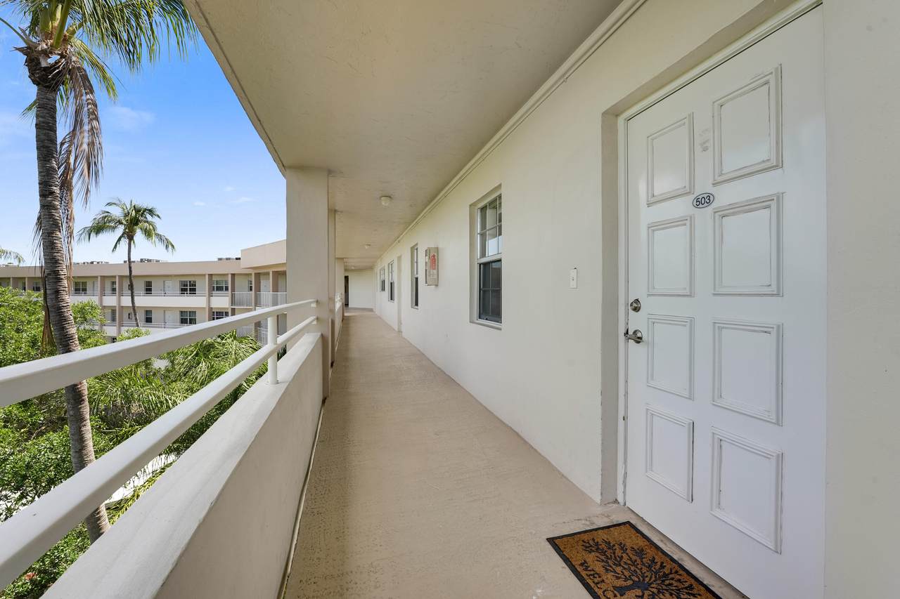 3800 Oaks Clubhouse Drive - Photo 1