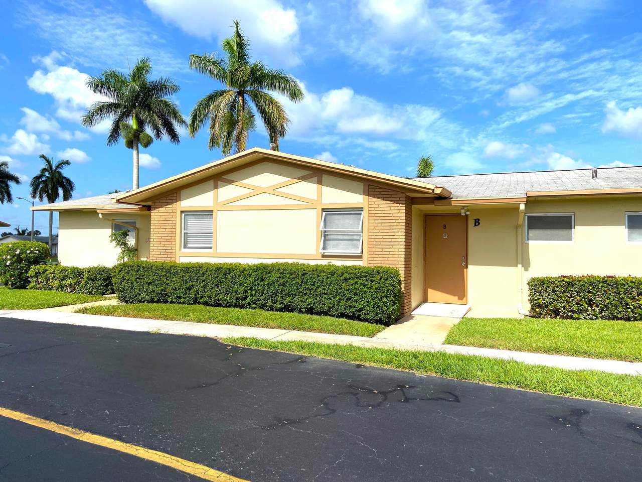 2842 Crosley Drive - Photo 1