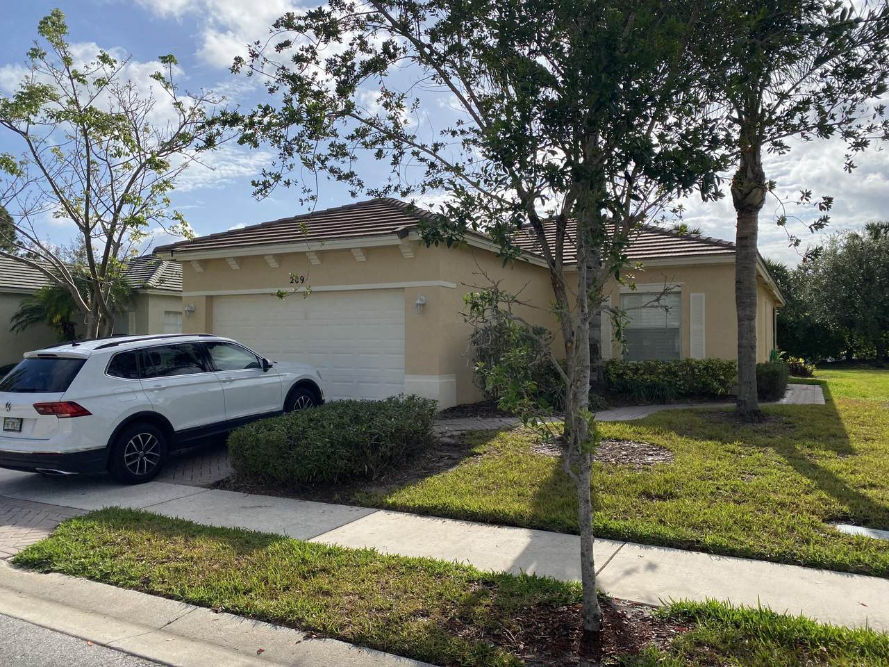 209 Deleon Springs Drive - Photo 1