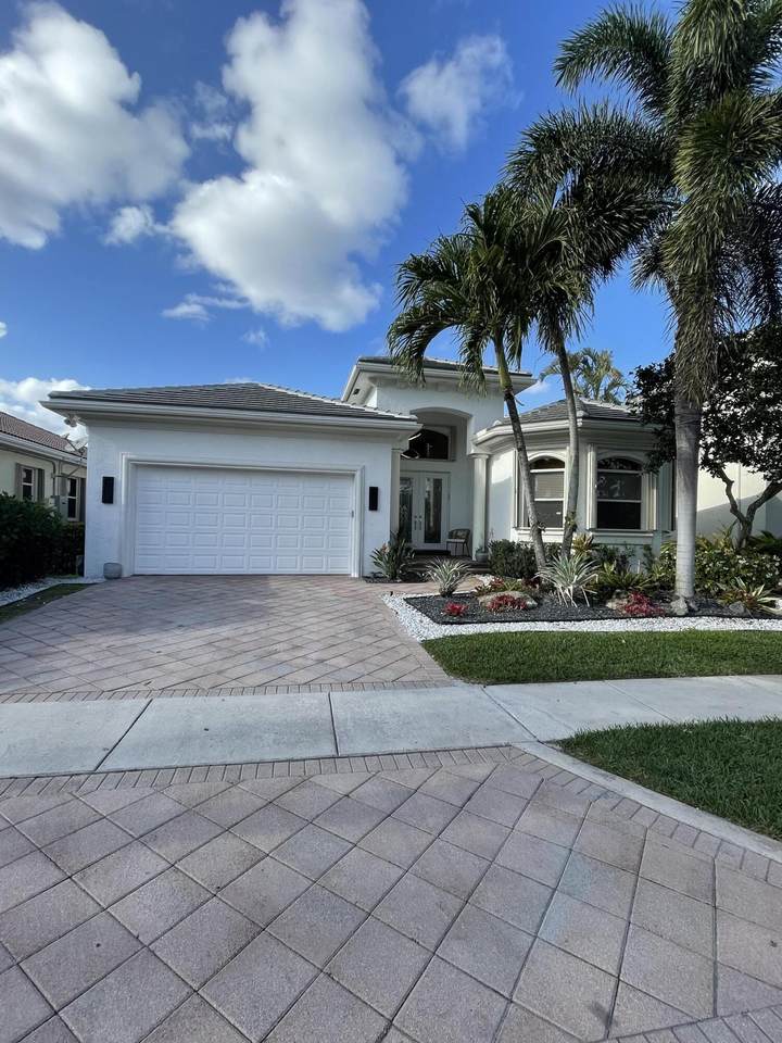 4135 Briarcliff Circle - Photo 1
