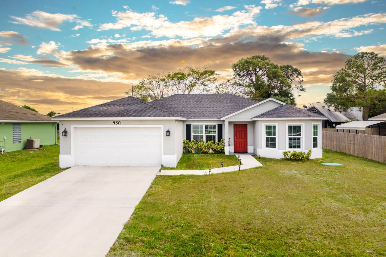 950 Versailles Avenue - Photo 1