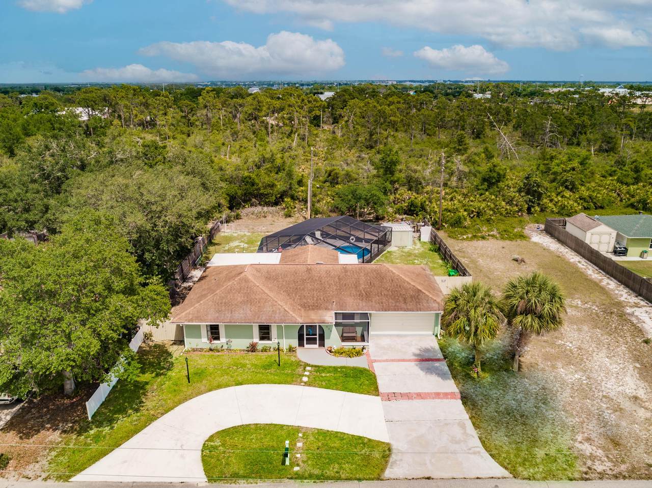 906 Corvette Avenue - Photo 1