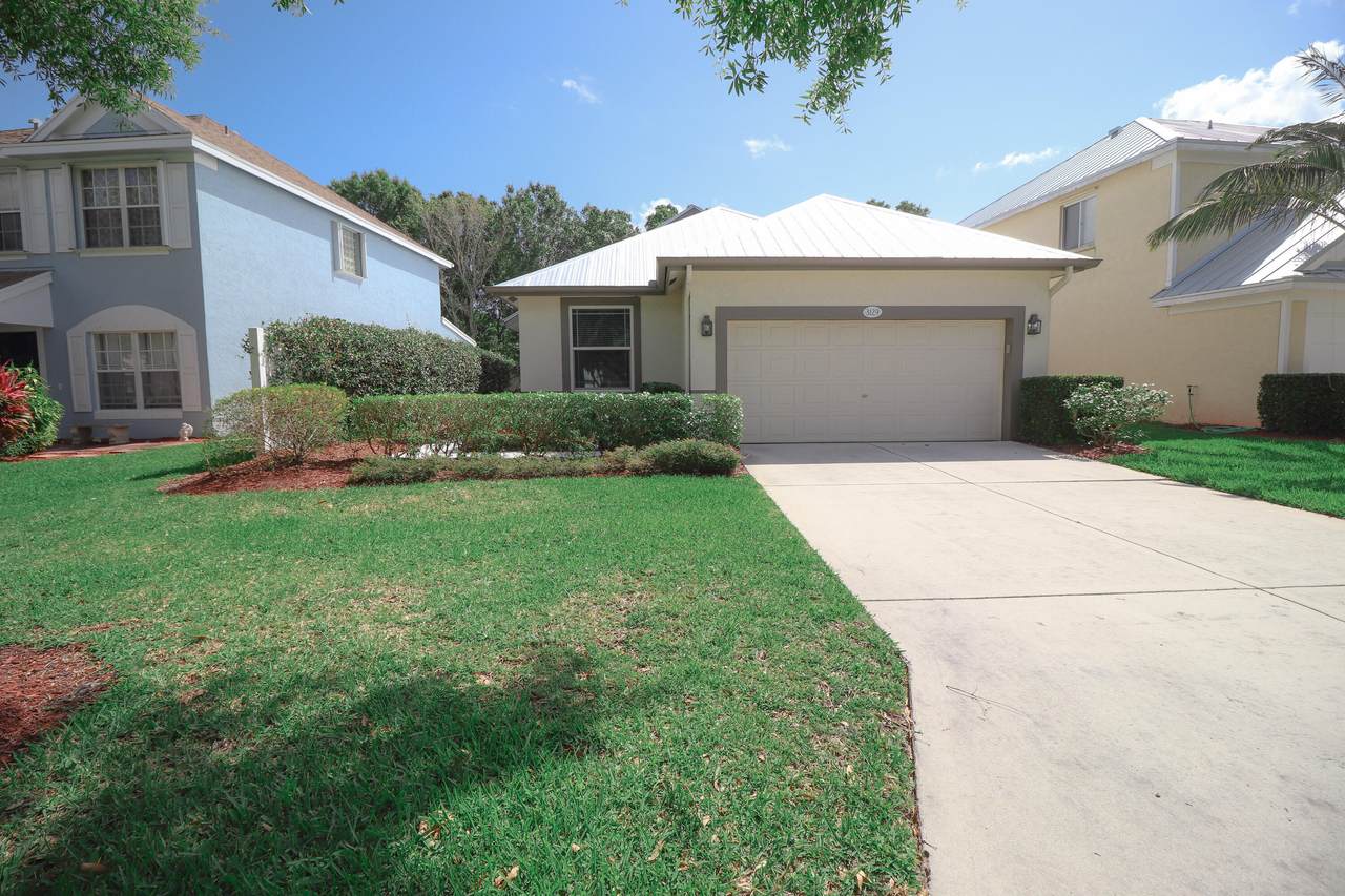 3129 Solitaire Palm Drive - Photo 1