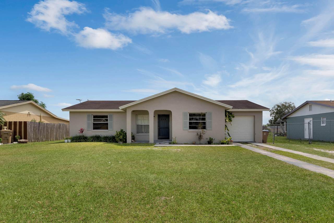 628 Royal Palm Drive - Photo 1
