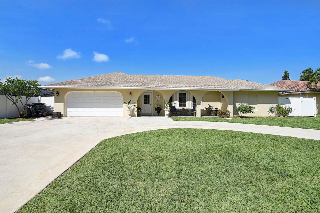 30 Pinehurst Lane - Photo 1