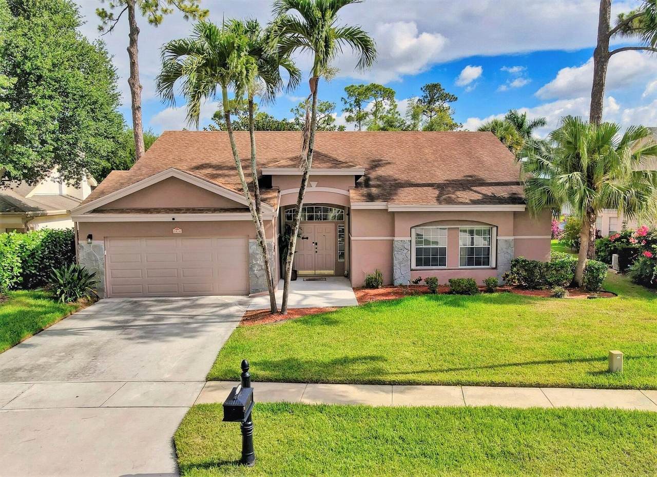 1016 Lake Breeze Drive - Photo 1