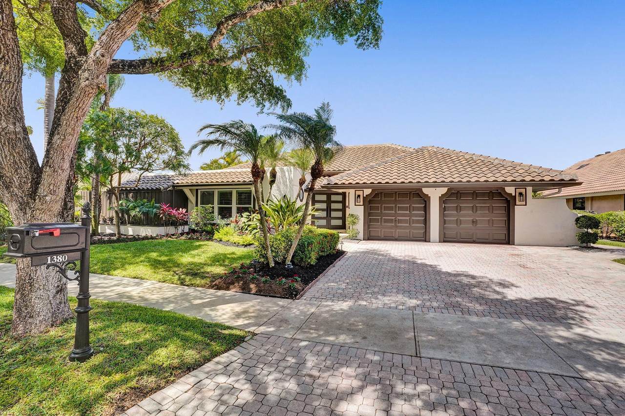 1380 Parkside Circle - Photo 1