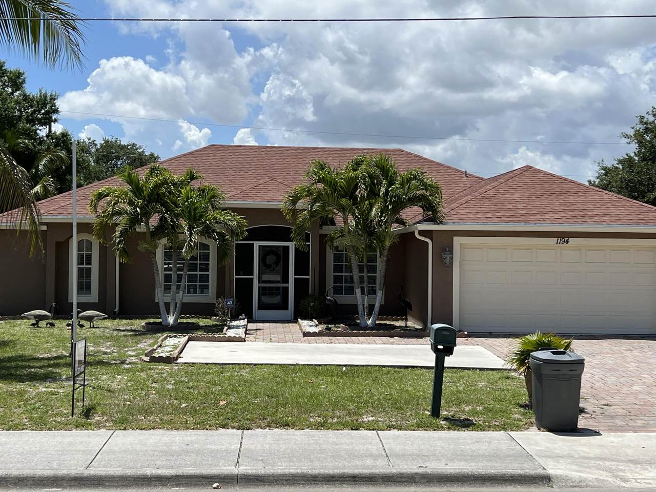 1194 Airoso Boulevard - Photo 1