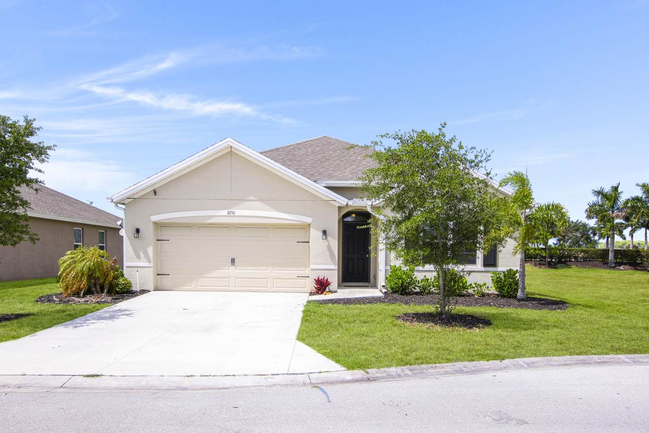 3250 Rockport Street - Photo 1
