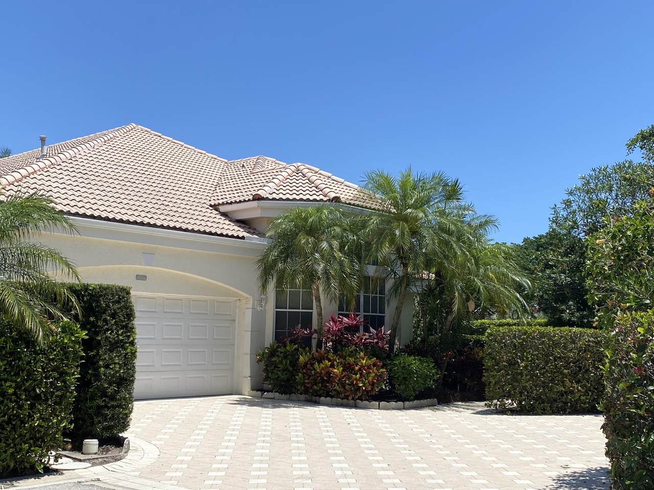 156 Windward Drive - Photo 1