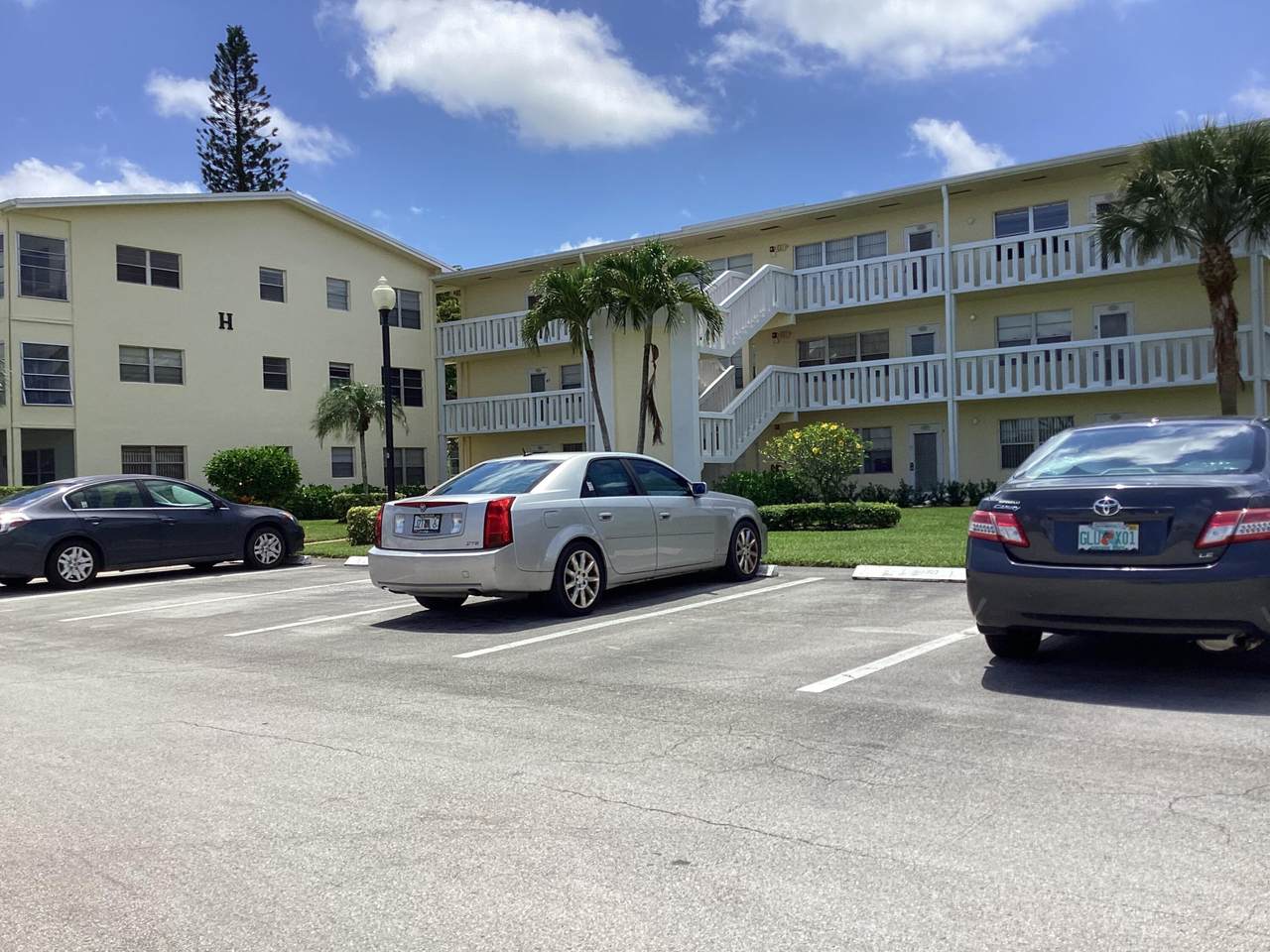 329 Dorset H - Photo 1